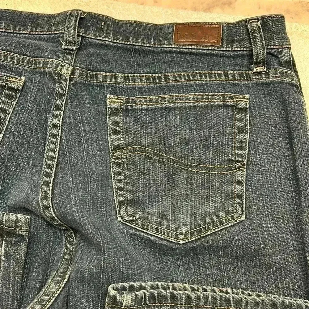 Lee Dark Wash Relaxed Straight Leg Women Jeans Size 14P - Picture 8 of 8